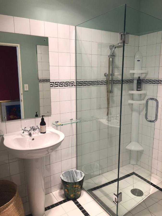 Te Kopura Lodge Мартинборо Экстерьер фото
